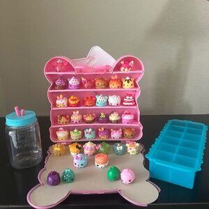 Num Noms Cupcake Case with extras